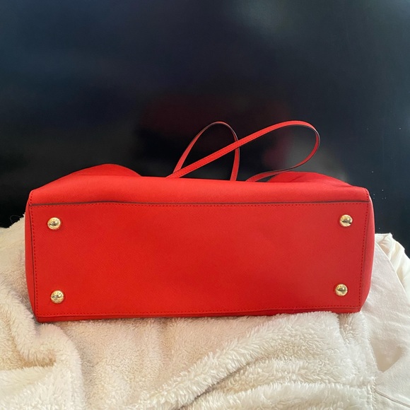 red michael kors purse - Picture 3 of 6